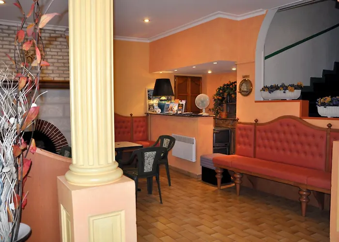 Hotel Du Commerce Et De Navarre